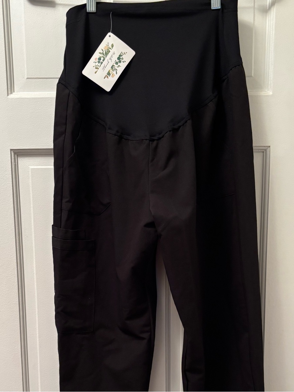 MATERNITY High-Waist Black Jogger Pants with Pockets
Size Med